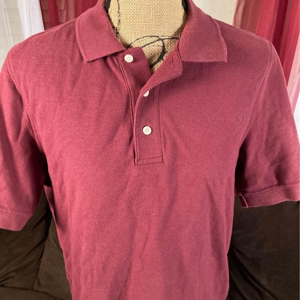 Mens Croft&Barrow size med short sleeve polo  burgundy